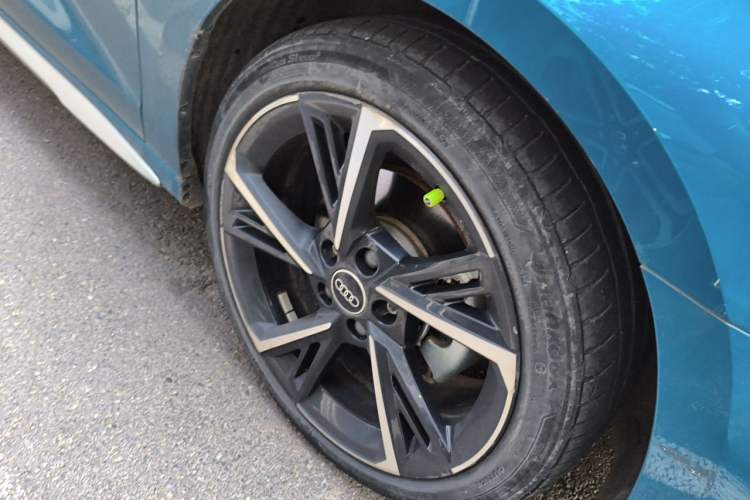 Used Audi A3 2022 Sportback 35 TFSI Fashionable Sports Model Right Front Wheel Hub