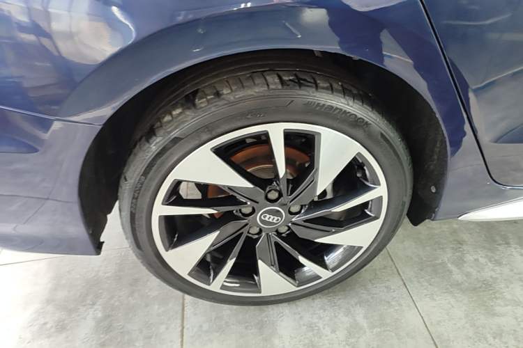 Used Audi A3 2022 A3L Limousine 35 TFSI Fashion Sport Model Right Rear Wheel Hub