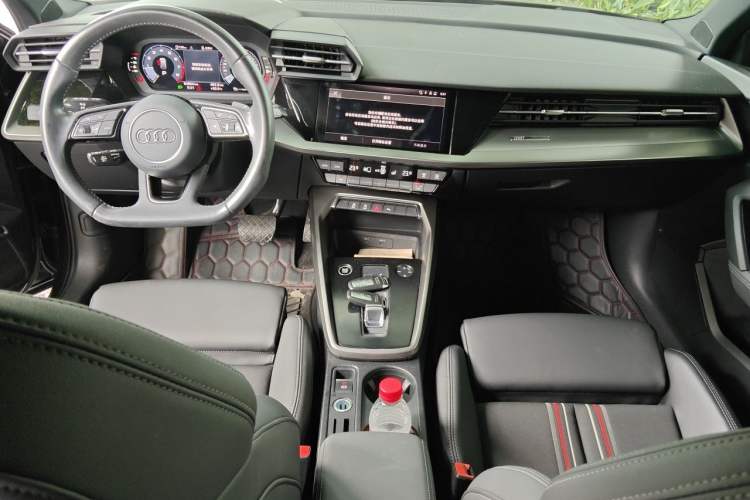 Used Audi A3 2022 Sportback 35 TFSI Fashionable Sports Model Center Console