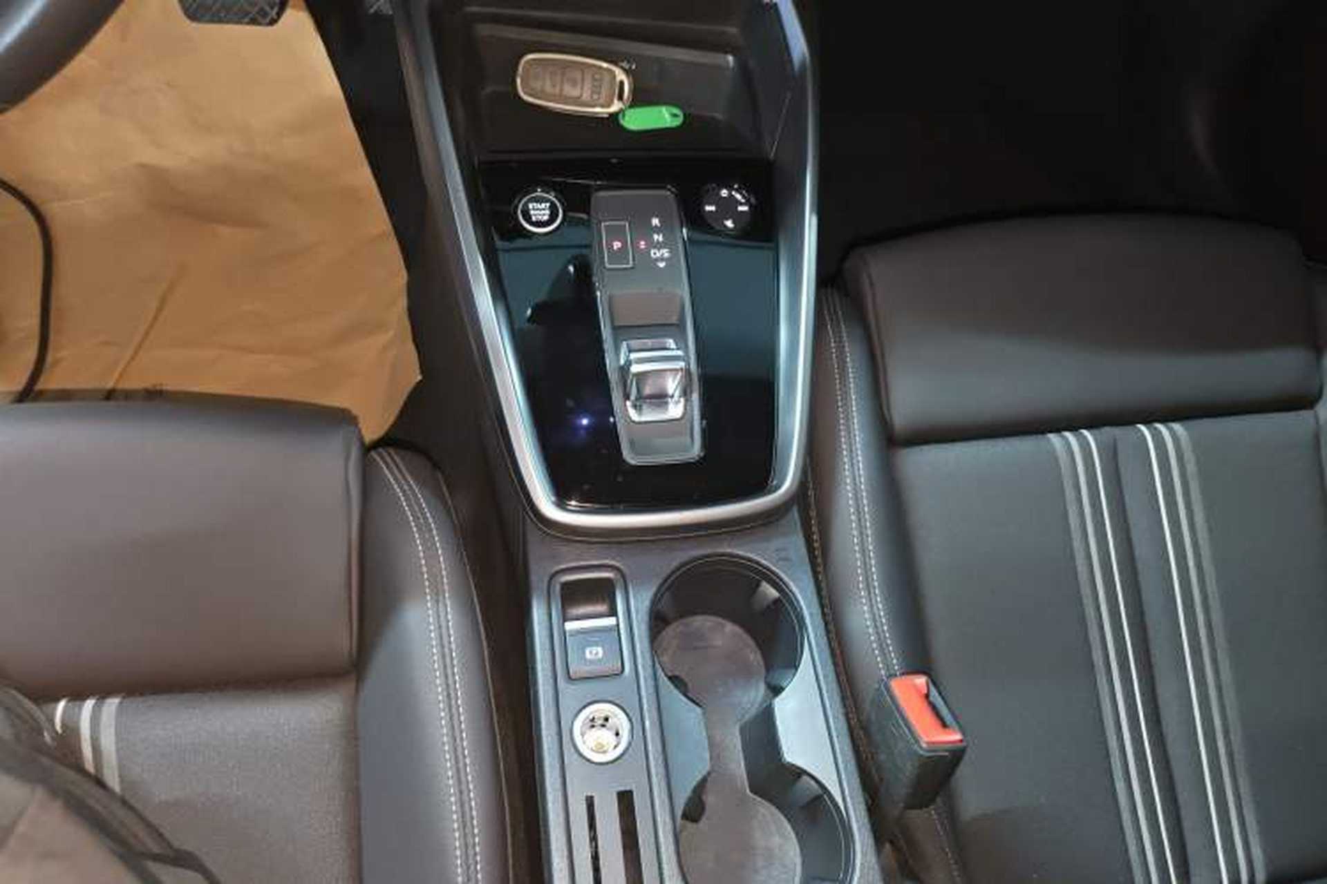 Used Audi A3 2022 Sportback 35 TFSI Fashionable Sports Model Gear Lever