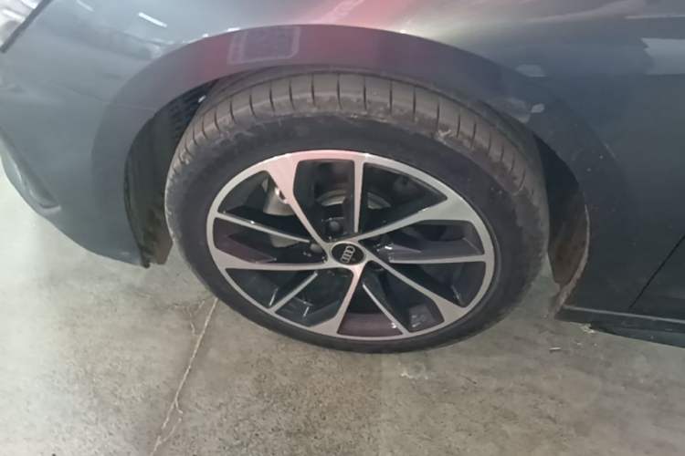 Used Audi A3 2022 Sportback 35 TFSI Ambition Sport Edition Left Front Wheel Hub