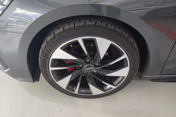 Used Audi A3 2022 A3L Limousine 35 TFSI Fashion Sport Model Left Front Wheel Hub