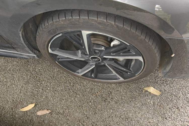 Used Audi A3 2022 Sportback 35 TFSI Fashionable Sports Model Right Front Wheel Hub
