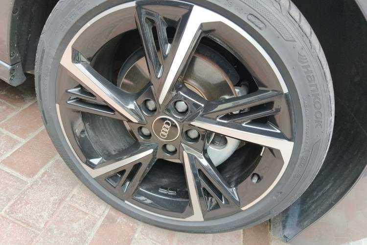 Used Audi A3 2022 Sportback 35 TFSI Fashionable Sports Model Right Front Wheel Hub