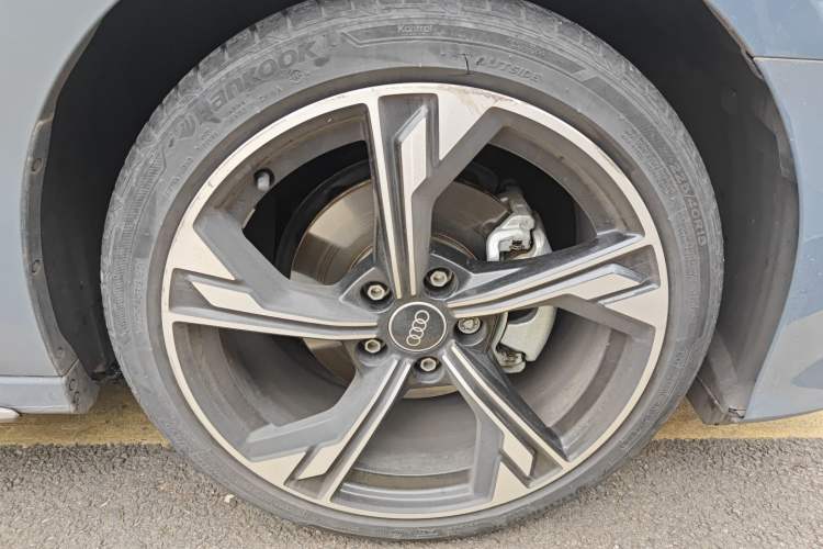 Used Audi A3 2022 A3L Limousine 35 TFSI RS Performance Package Right Front Wheel Hub