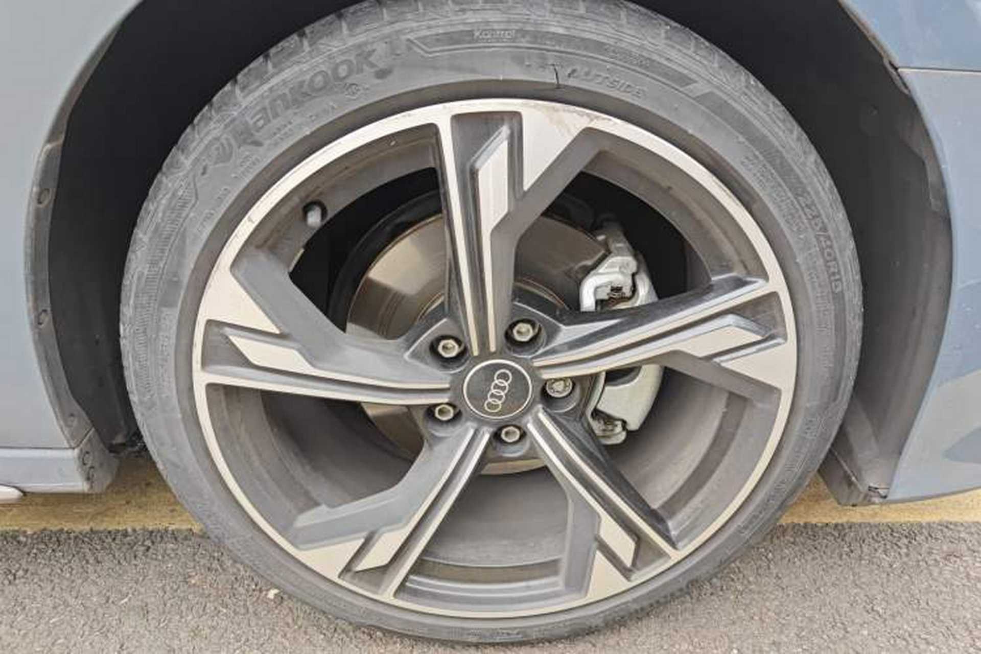 Used Audi A3 2022 A3L Limousine 35 TFSI RS Performance Package Right Front Wheel Hub