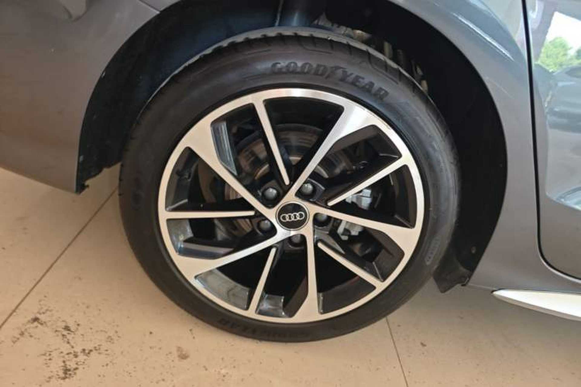 Used Audi A3 2022 A3L Limousine 35 TFSI Progressive Sport Edition Right Rear Wheel Hub