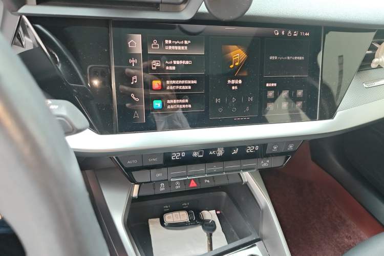 Used Audi A3 2022 Sportback 35 TFSI Fashionable Sports Model Audio And AC Panel