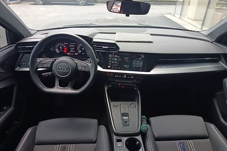 Used Audi A3 2022 Sportback 35 TFSI Fashionable Sports Model Center Console