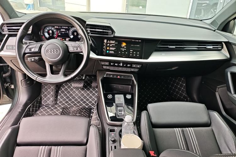 Used Audi A3 2022 Sportback 35 TFSI Fashionable Sports Model Center Console