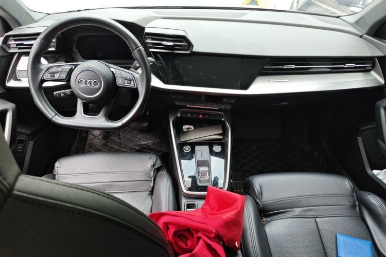 Used Audi A3 2022 Sportback 35 TFSI Fashionable Sports Model Center Console