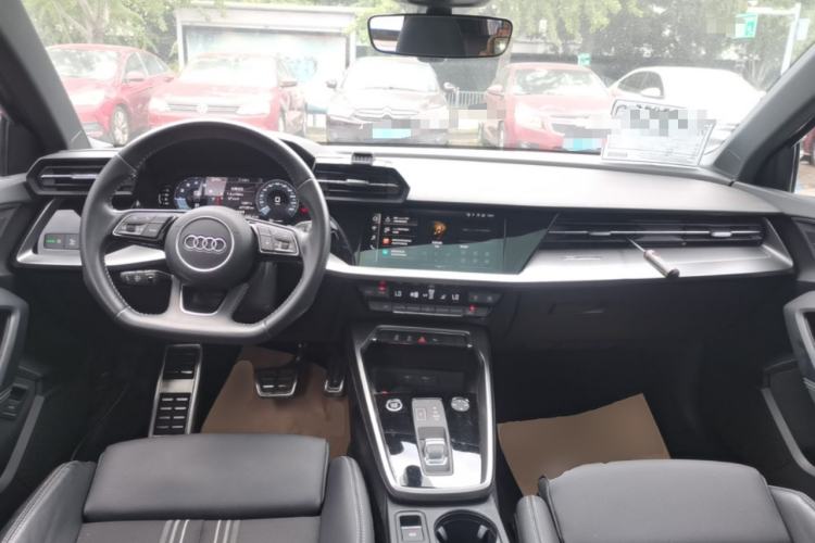 Used Audi A3 2022 Sportback 35 TFSI Fashionable Sports Model Center Console