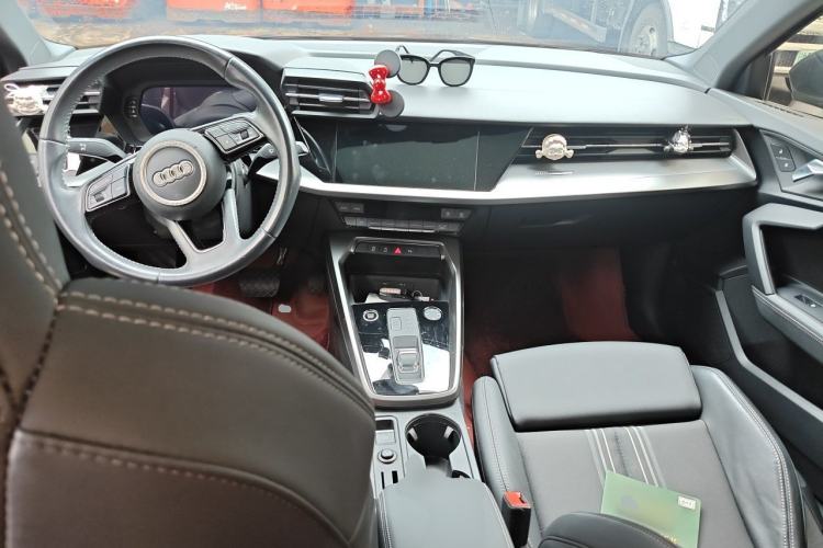 Used Audi A3 2022 Sportback 35 TFSI Fashionable Sports Model Center Console