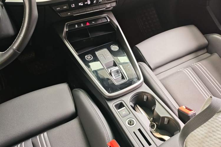 Used Audi A3 2022 Sportback 35 TFSI Fashionable Sports Model Gear Lever