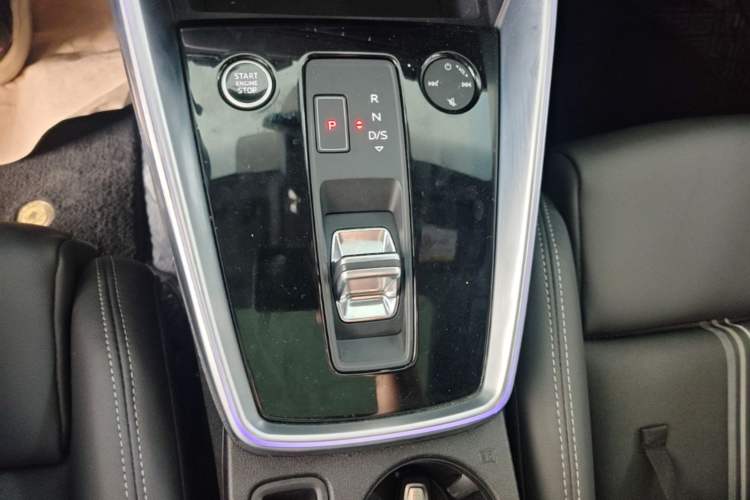 Used Audi A3 2022 Sportback 35 TFSI Fashionable Sports Model Gear Lever
