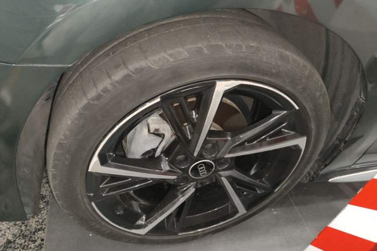 Used Audi A3 2022 Sportback 35 TFSI Fashionable Sports Model Left Front Wheel Hub