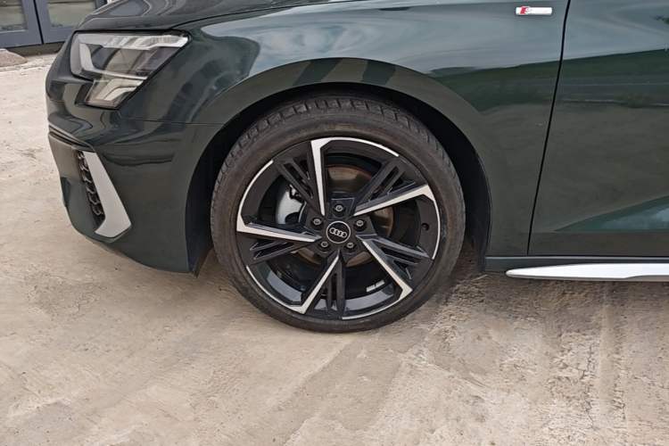 Used Audi A3 2022 Sportback 35 TFSI Fashionable Sports Model Left Front Wheel Hub