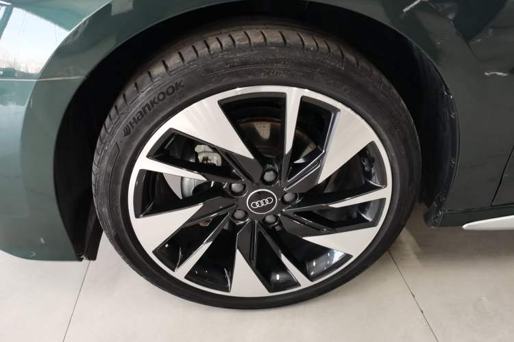 Used Audi A3 2022 A3L Limousine 35 TFSI Fashion Sport Model Left Front Wheel Hub