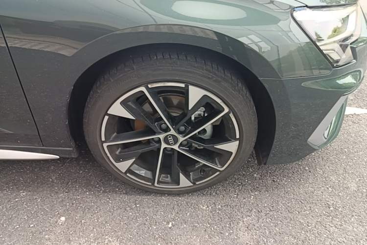 Used Audi A3 2022 Sportback 35 TFSI Fashionable Sports Model Right Front Wheel Hub