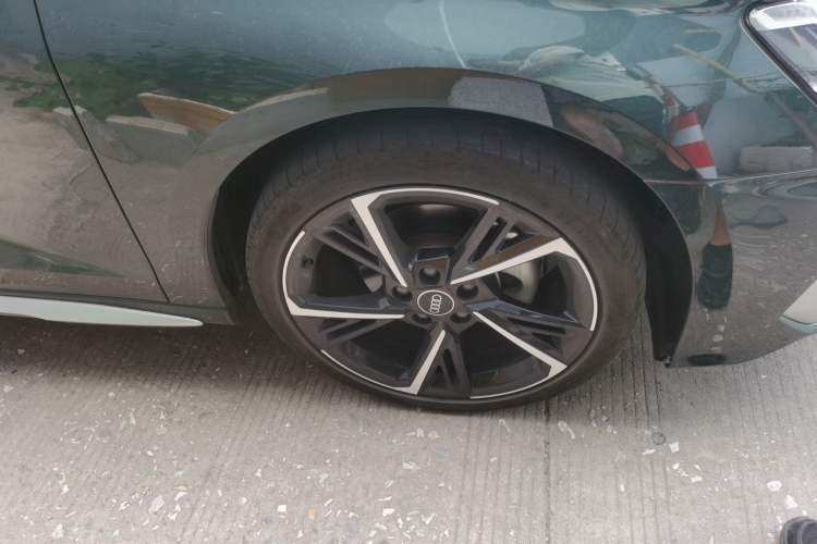 Used Audi A3 2022 Sportback 35 TFSI Fashionable Sports Model Right Front Wheel Hub