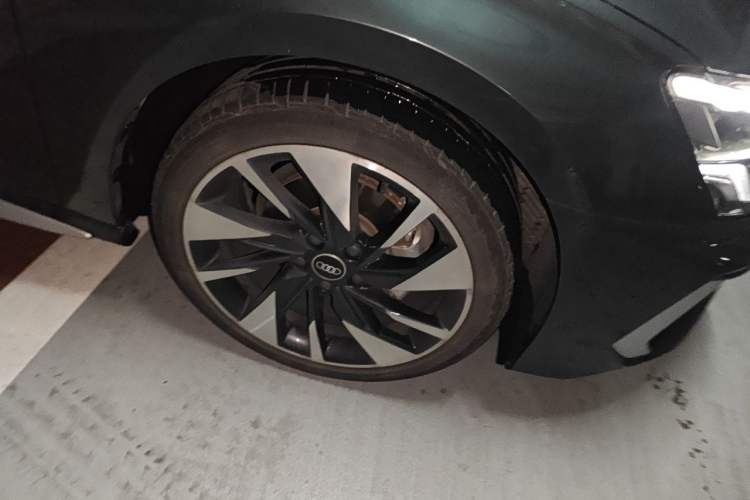 Used Audi A3 2022 A3L Limousine 35 TFSI Fashion Sport Model Right Front Wheel Hub