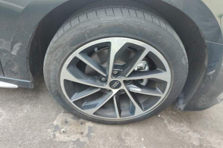 Used Audi A3 2022 A3L Limousine 35 TFSI Progressive Sport Edition Right Front Wheel Hub