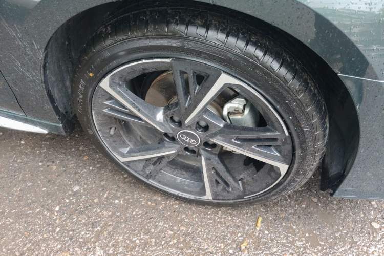 Used Audi A3 2022 Sportback 35 TFSI Fashionable Sports Model Right Front Wheel Hub