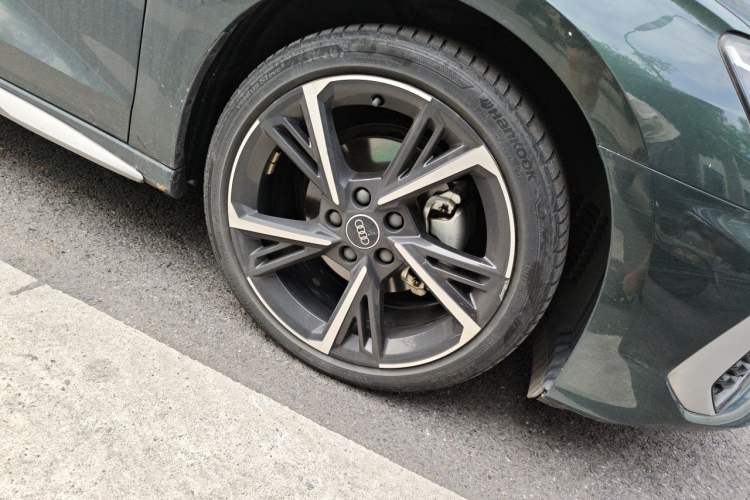 Used Audi A3 2022 Sportback 35 TFSI Fashionable Sports Model Right Front Wheel Hub