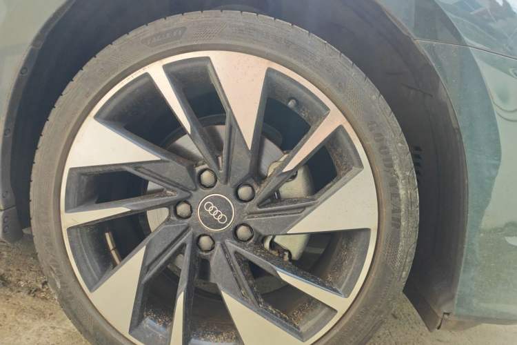 Used Audi A3 2022 A3L Limousine 35 TFSI Fashion Sport Model Right Front Wheel Hub