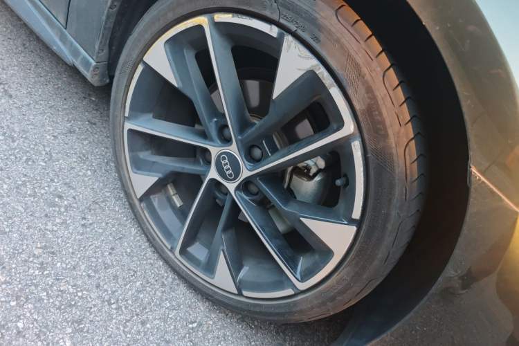 Used Audi A3 2022 Sportback 35 TFSI Fashionable Sports Model Right Front Wheel Hub