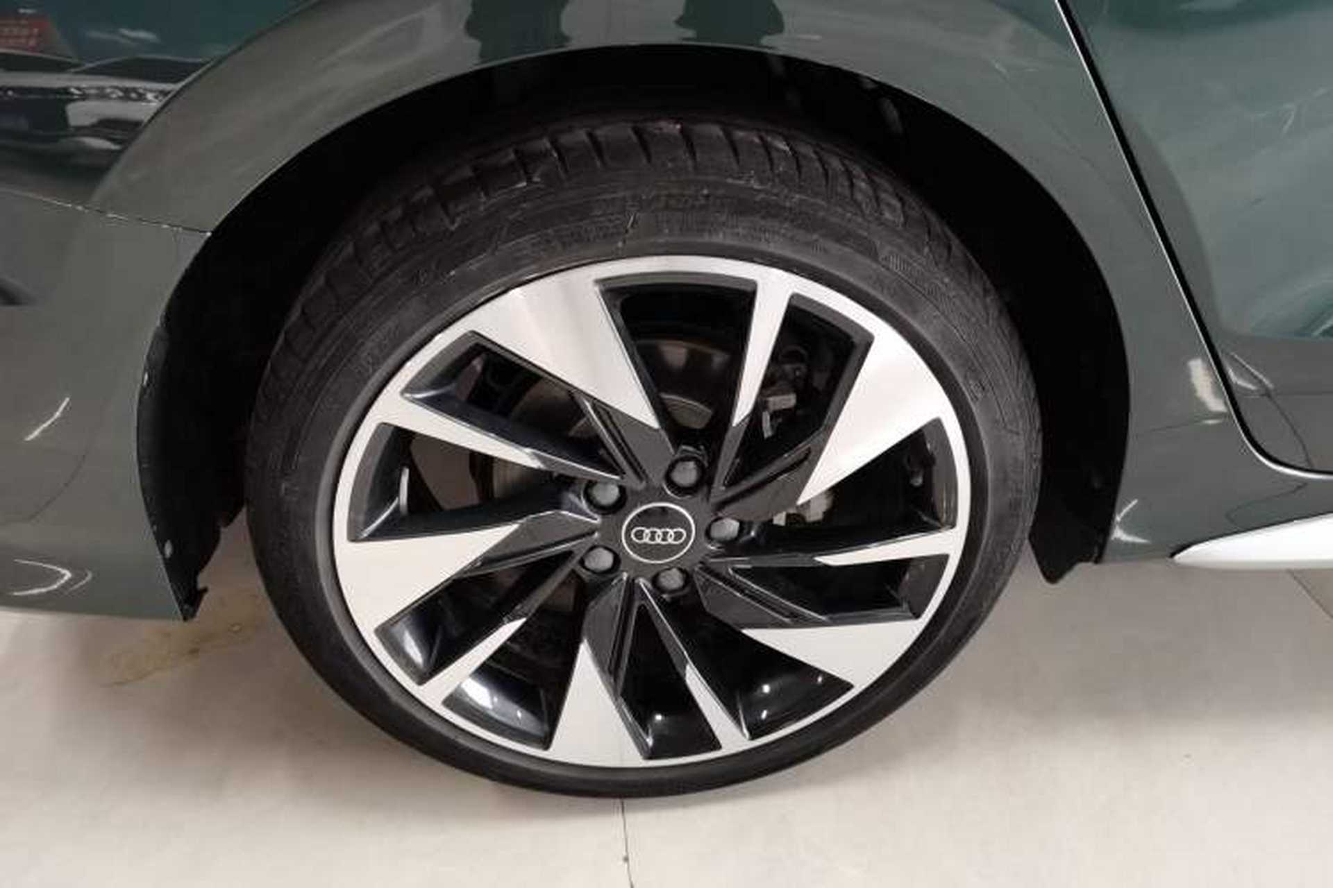 Used Audi A3 2022 A3L Limousine 35 TFSI Fashion Sport Model Right Rear Wheel Hub