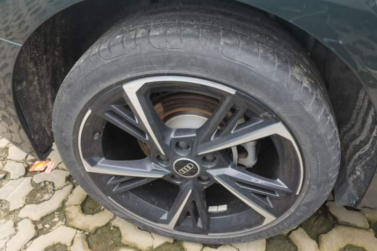 Used Audi A3 2022 Sportback 35 TFSI Fashionable Sports Model Right Rear Wheel Hub