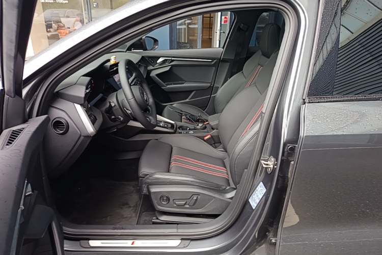 Used Audi A3 2022 A3L Limousine 35 TFSI Fashion Sport Model Left Front Seat