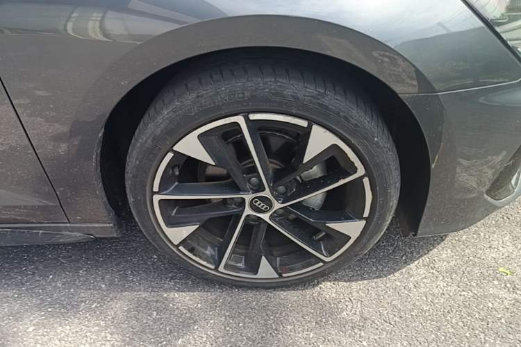 Used Audi A3 2022 Sportback 35 TFSI Fashionable Sports Model Right Front Wheel Hub