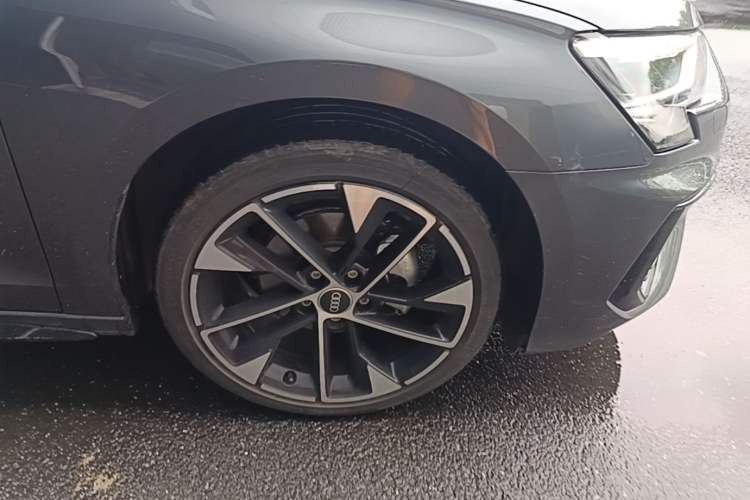 Used Audi A3 2022 A3L Limousine 35 TFSI Fashion Sport Model Right Front Wheel Hub