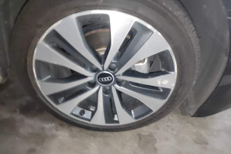 Used Audi A3 2022 A3L Limousine 35 TFSI Progressive Sport Edition Right Front Wheel Hub