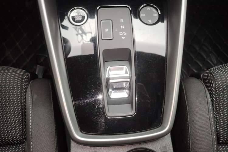 Used Audi A3 2022 A3L Limousine 35 TFSI Progressive Sport Edition Gear Lever