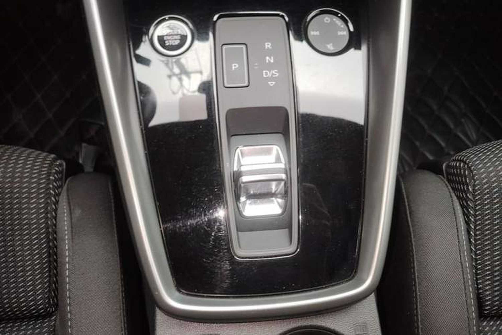 Used Audi A3 2022 A3L Limousine 35 TFSI Progressive Sport Edition Gear Lever