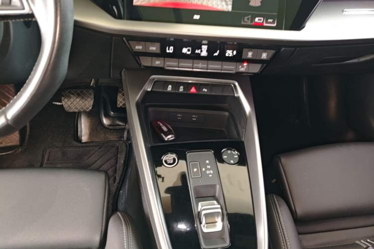 Used Audi A3 2022 A3L Limousine 35 TFSI Fashion Sport Model Gear Lever