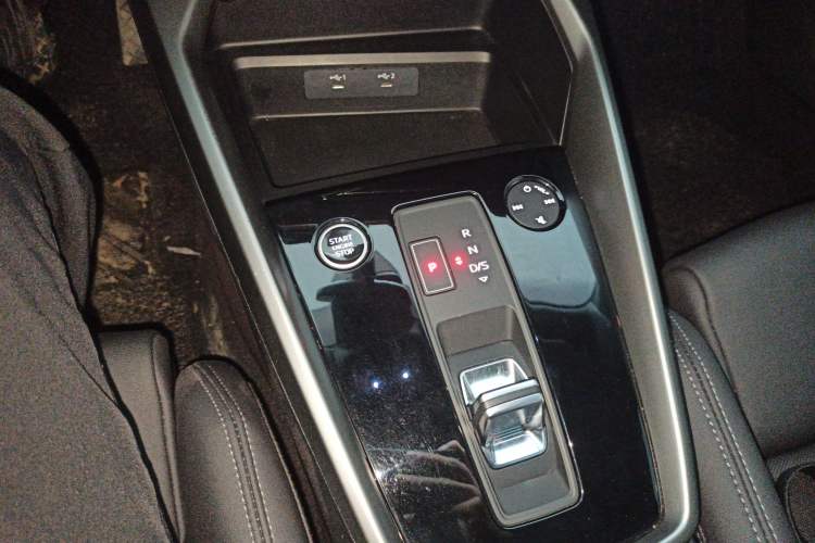 Used Audi A3 2022 Sportback 35 TFSI Fashionable Sports Model Gear Lever