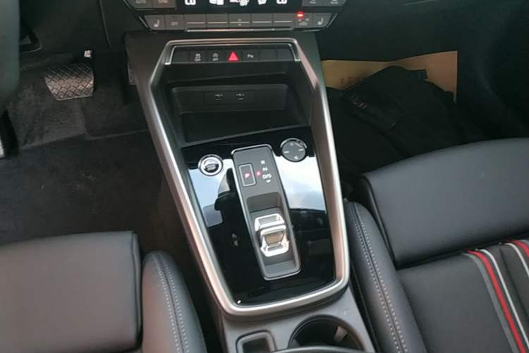 Used Audi A3 2022 Sportback 35 TFSI Fashionable Sports Model Gear Lever