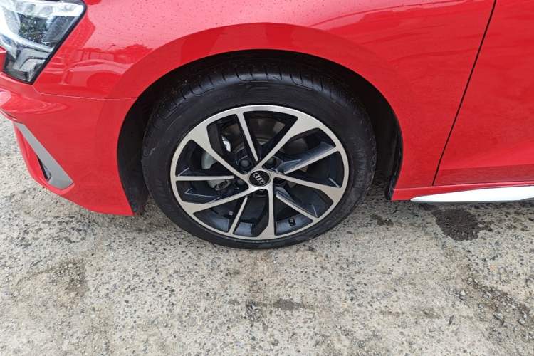 Used Audi A3 2022 Sportback 35 TFSI Ambition Sport Edition Left Front Wheel Hub