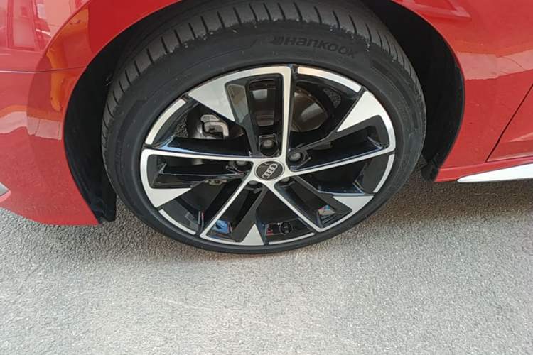Used Audi A3 2022 Sportback 35 TFSI Fashionable Sports Model Left Front Wheel Hub