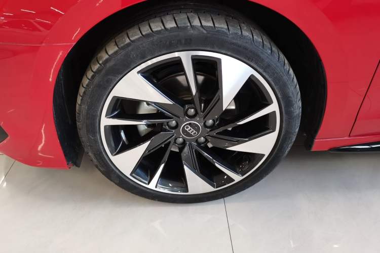 Used Audi A3 2022 A3L Limousine 35 TFSI Fashion Sport Model Left Front Wheel Hub