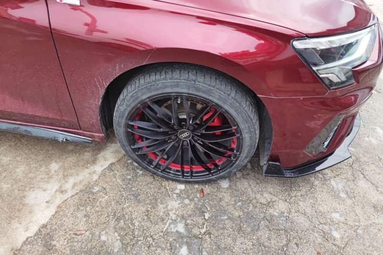Used Audi A3 2022 A3L Limousine 35 TFSI Fashion Sport Model Right Front Wheel Hub