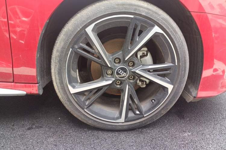 Used Audi A3 2022 Sportback 35 TFSI Fashionable Sports Model Right Front Wheel Hub