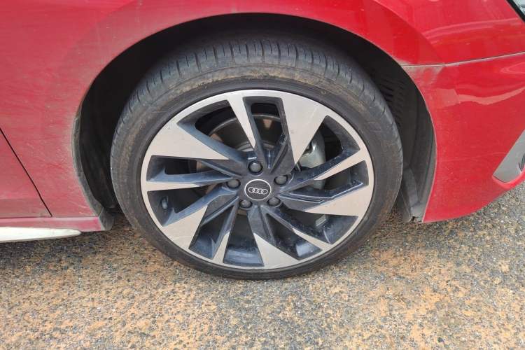 Used Audi A3 2022 A3L Limousine 35 TFSI Fashion Sport Model Right Front Wheel Hub
