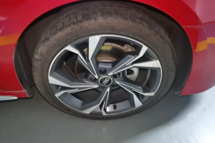 Used Audi A3 2022 A3L Limousine 35 TFSI Luxury Sport Edition Right Front Wheel Hub