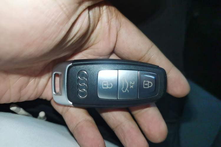 Used Audi A3 2022 A3L Limousine 35 TFSI Luxury Sport Edition Vehicle Key
