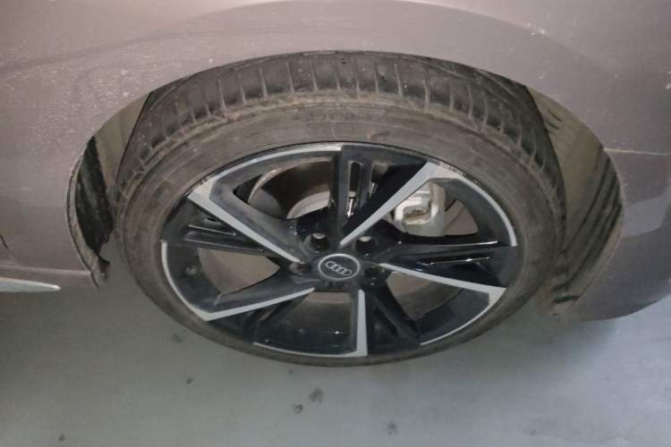 Used Audi A3 2022 Sportback 35 TFSI Fashionable Sports Model Right Front Wheel Hub
